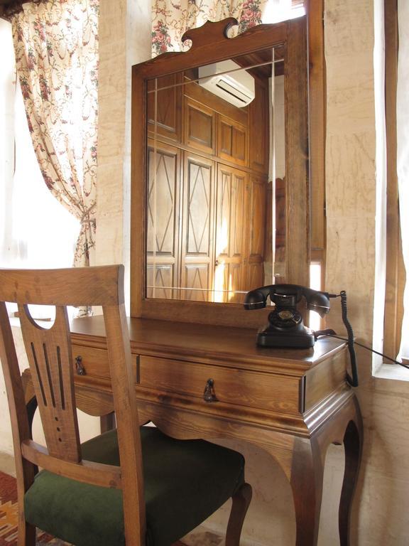 שנליאורפה Elci Konagi Butik Hotel חדר תמונה